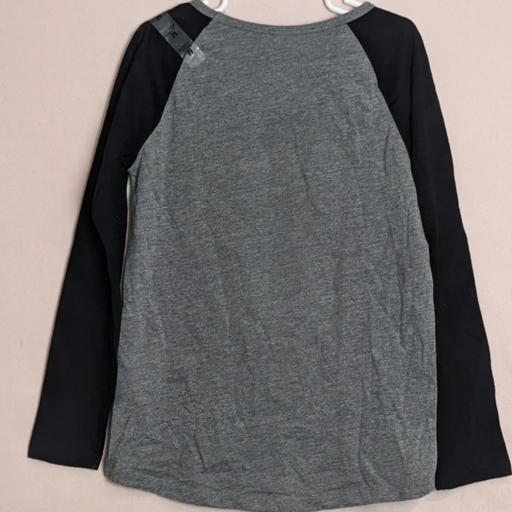 The Children's Place Girls Run the World Long Sleeve Tee in Gray and Gold